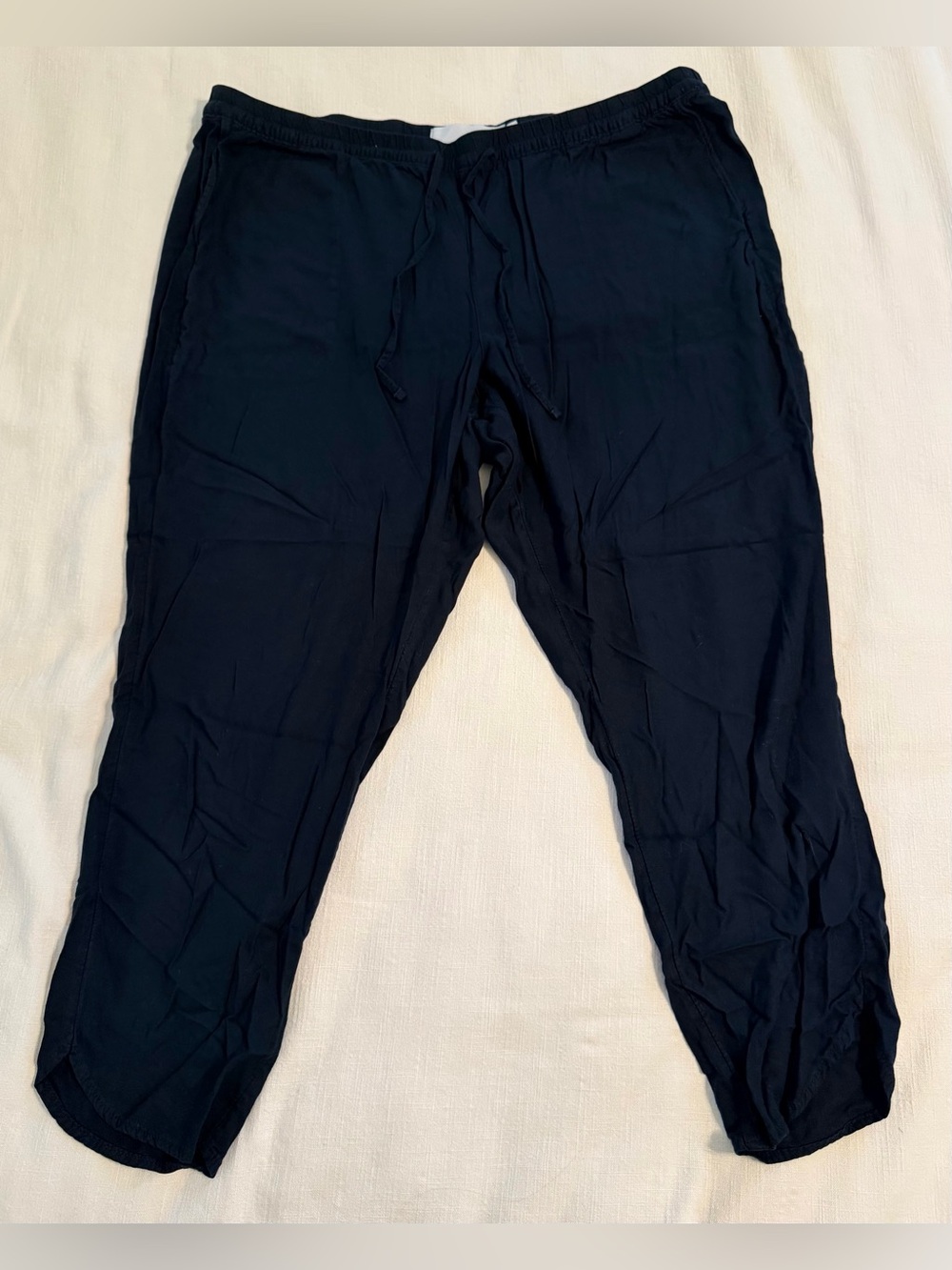 Sonoma Black Women's Elastic-Waist Drawstring Capris